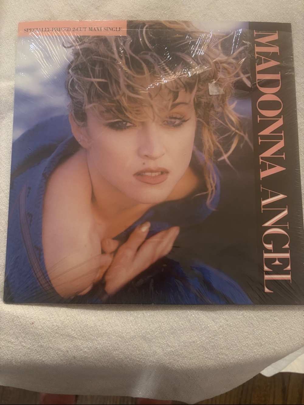 Vintage Pop Single Vinyl in Blue and Pink